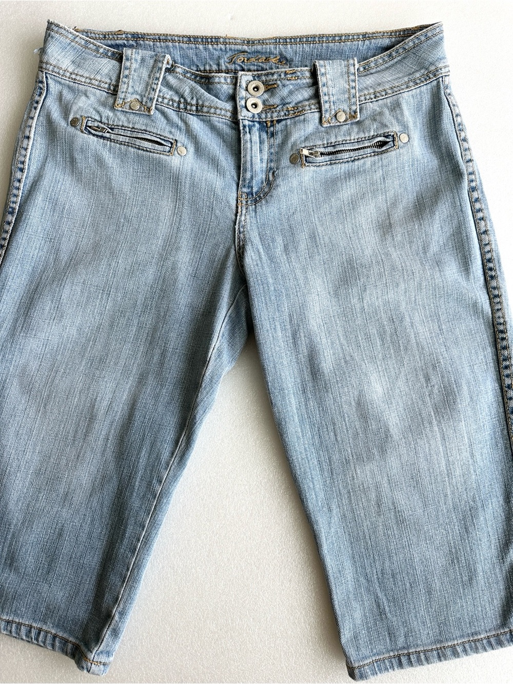 Jordache Light Blue Cropped Denim Jeans